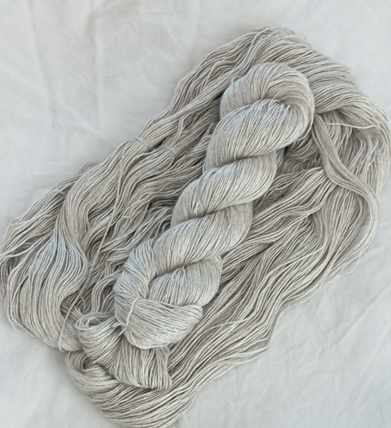 1x Strang 50% Yackflaum/50% Maulbeerseide von Seehaver Naturfasern